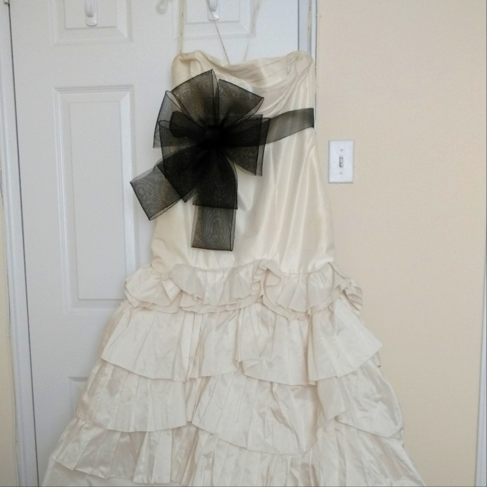 Vera Wang White collection wedding dress size 16